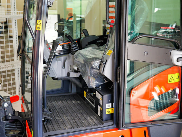 Image of Kubota KX018-4 equipment image 4