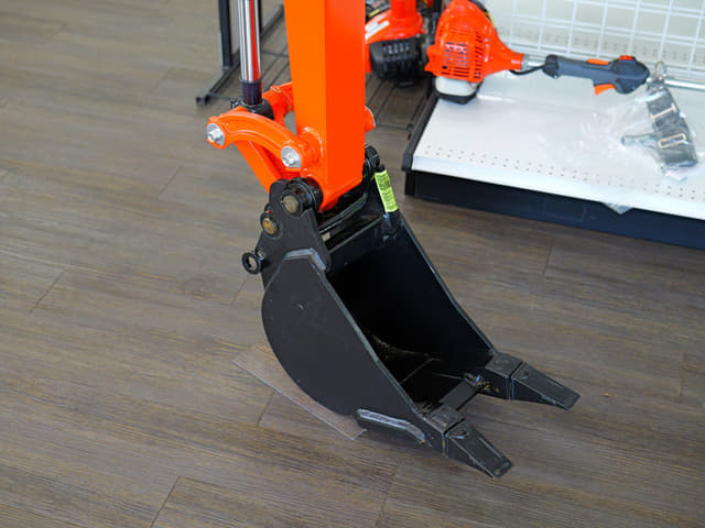 Image of Kubota KX018-4 equipment image 3