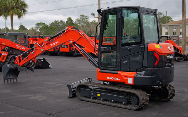 Image of Kubota KX040-5 equipment image 3