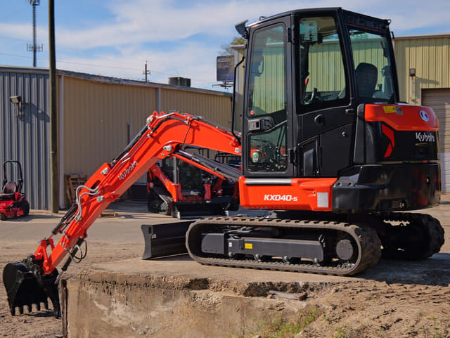 Image of Kubota KX040-5 equipment image 2