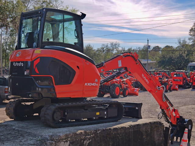 Image of Kubota KX040-5 equipment image 3