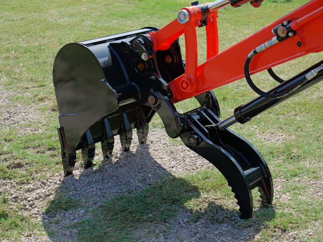 Image of Kubota KX040-5 equipment image 4