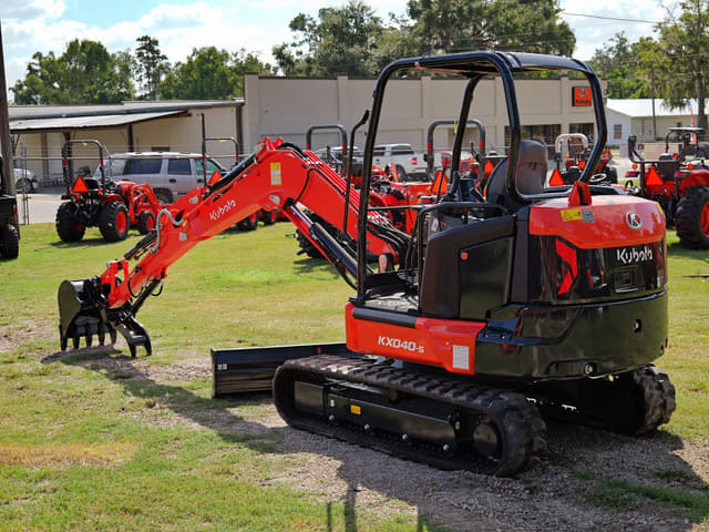 Image of Kubota KX040-5 equipment image 3