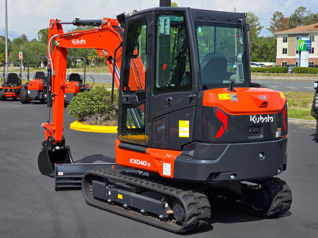 Image of Kubota KX040-5 equipment image 2
