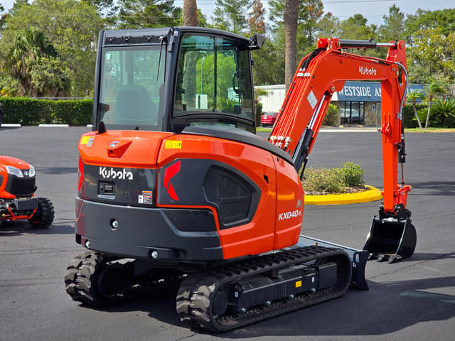 Image of Kubota KX040-5 equipment image 3