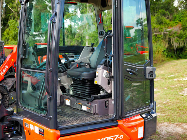 Image of Kubota KX057-5 equipment image 4