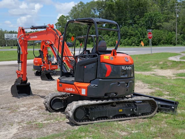 Image of Kubota U48-5 equipment image 3