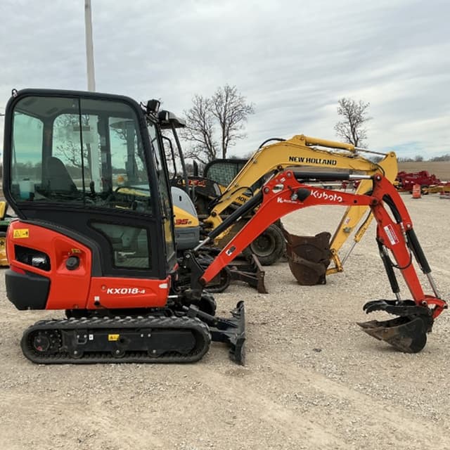 Image of Kubota KX018-4R2 equipment image 3