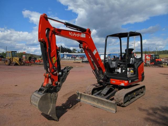 Image of Kubota KX030-4 equipment image 3