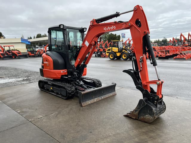 Image of Kubota KX033-4 equipment image 3