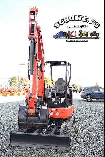 Image of Kubota KX033-4 equipment image 4