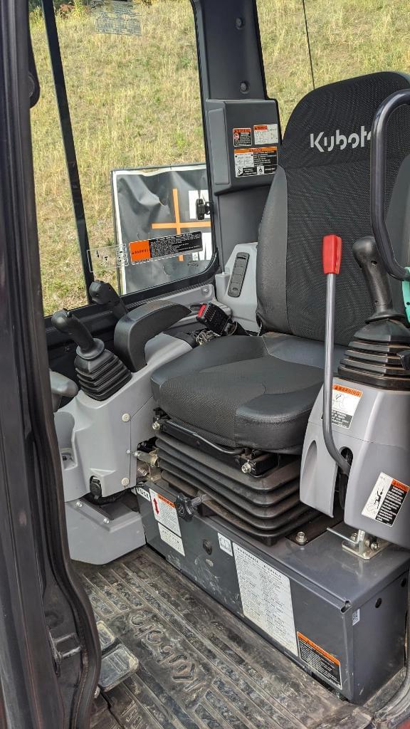 Image of Kubota KX033-4 equipment image 4