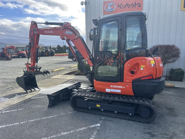 Image of Kubota KX040-4 equipment image 2