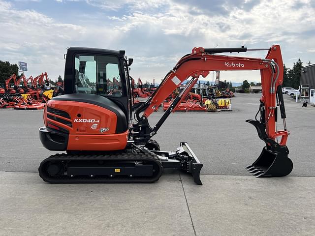 Image of Kubota KX040-4 equipment image 4