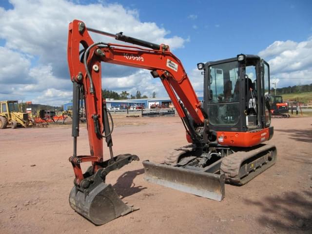 Image of Kubota KX040-4 equipment image 3