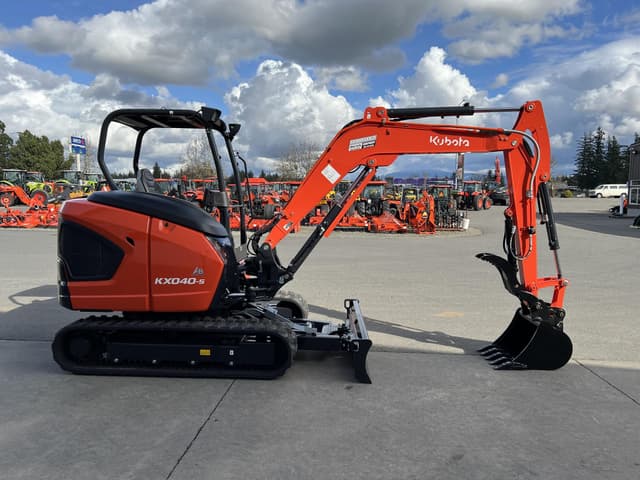 Image of Kubota KX040-5 equipment image 3