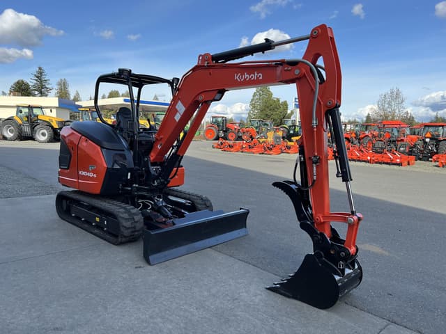 Image of Kubota KX040-5 equipment image 3