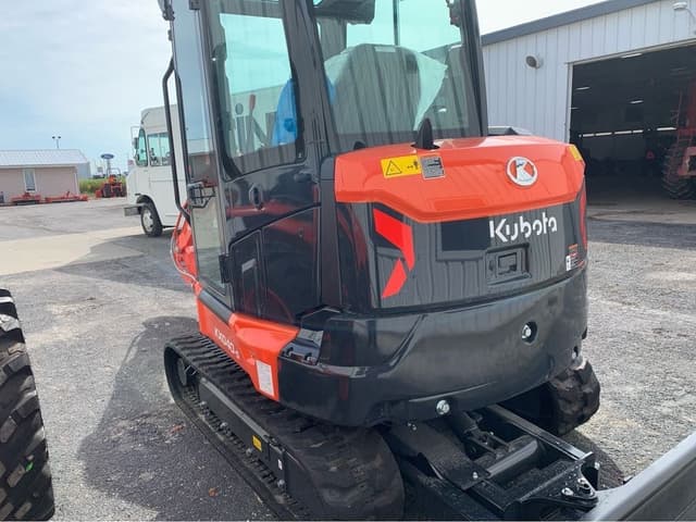 Image of Kubota KX040-5 equipment image 4