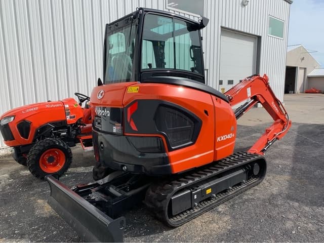 Image of Kubota KX040-5 equipment image 2