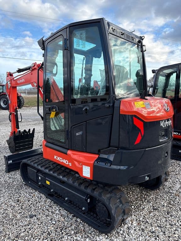Image of Kubota KX040-5R3A equipment image 2