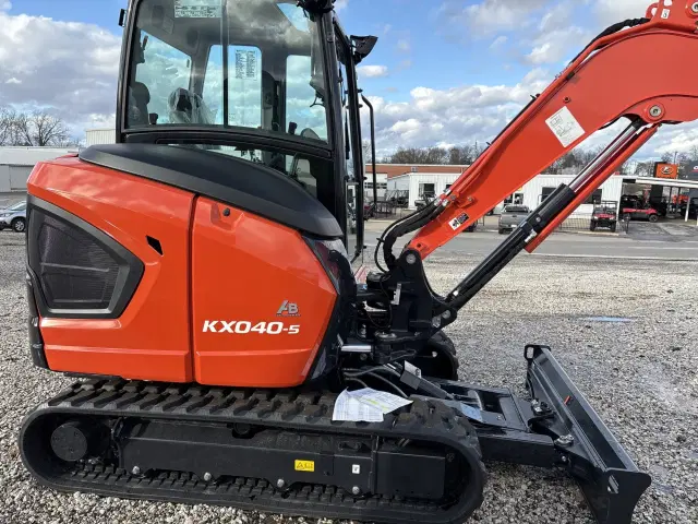 Image of Kubota KX040-5R3A equipment image 1