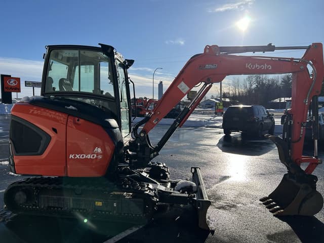 Image of Kubota KX040-5R3A equipment image 2