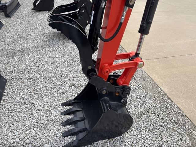 Image of Kubota KX040-5 equipment image 2