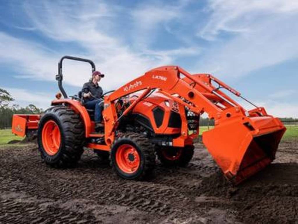2025 Kubota L3302HST Equipment Image0