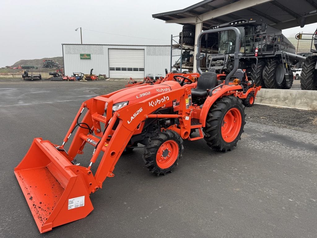 2025 Kubota L3902 Equipment Image0