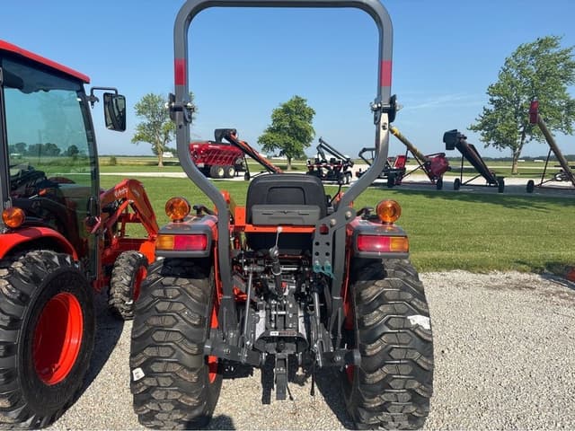 Image of Kubota L2502HST equipment image 2
