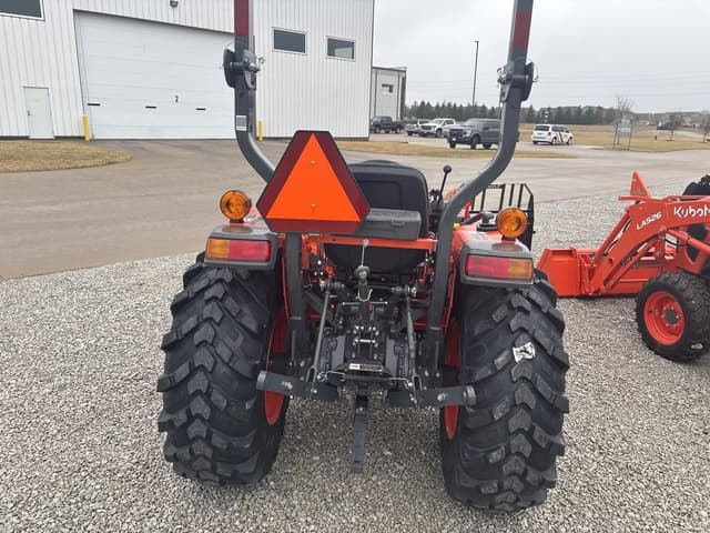 Image of Kubota L3302HST equipment image 2