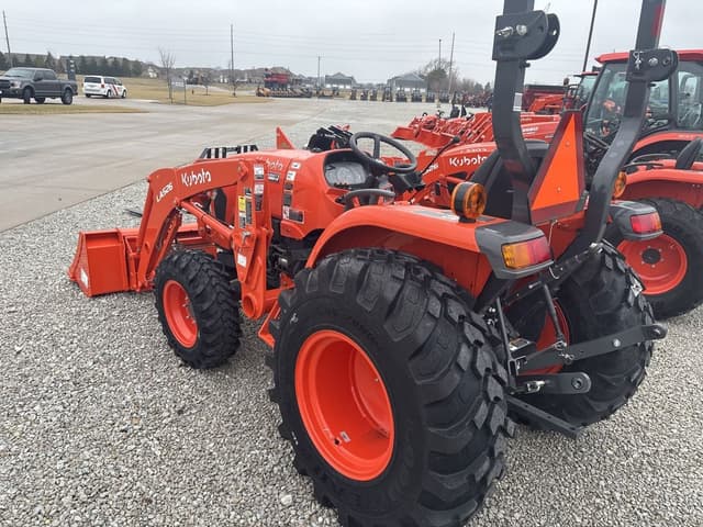 Image of Kubota L3302HST equipment image 3