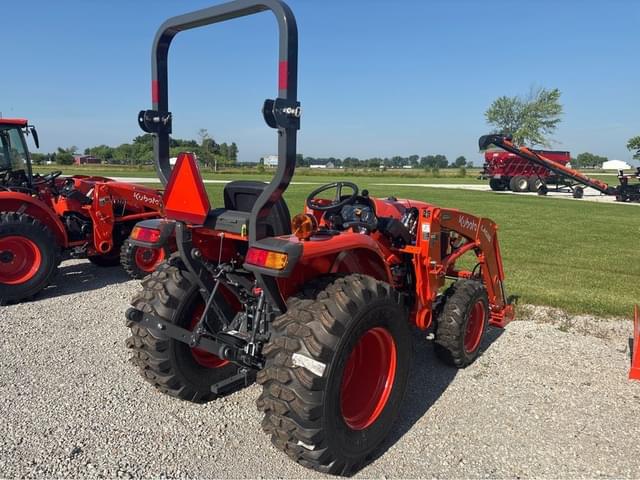 Image of Kubota L3302HST equipment image 4
