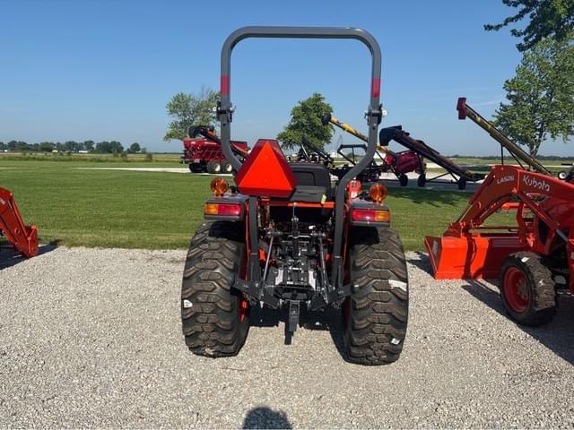 Image of Kubota L3302HST equipment image 3
