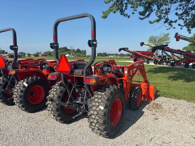 Image of Kubota L3302HST equipment image 3