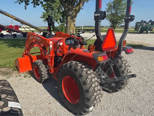 Image of Kubota L3302HST equipment image 1