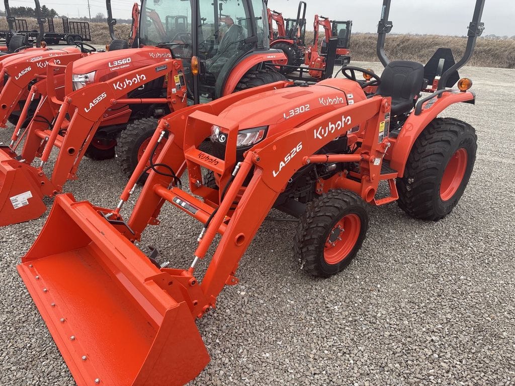 Main image Kubota L3302HST