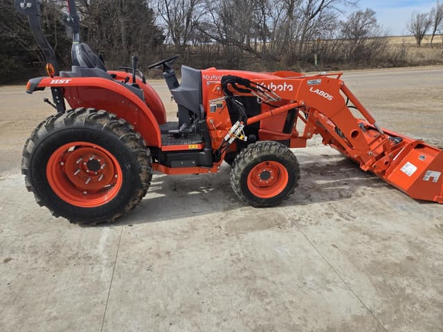 Image of Kubota L3560 equipment image 3
