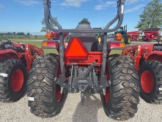 Image of Kubota L3560HST-LE equipment image 2
