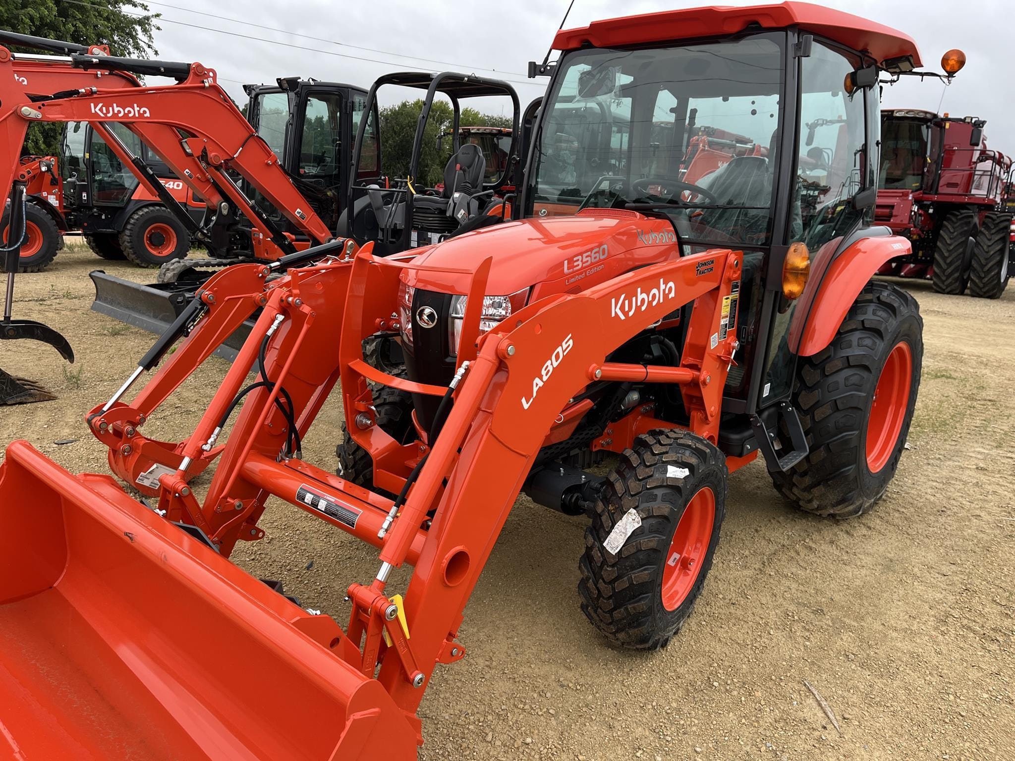 2025 Kubota L3560HSTC-LE Equipment Image0