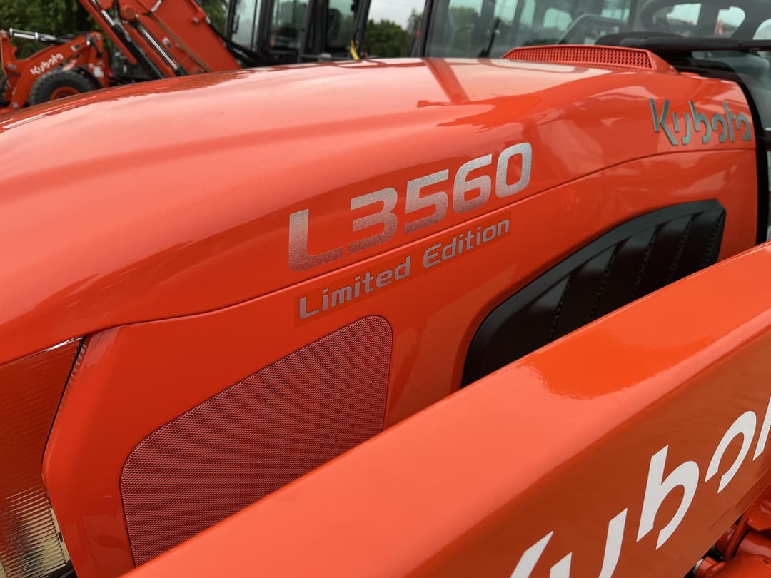 Image of Kubota L3560HSTC-LE Image 1