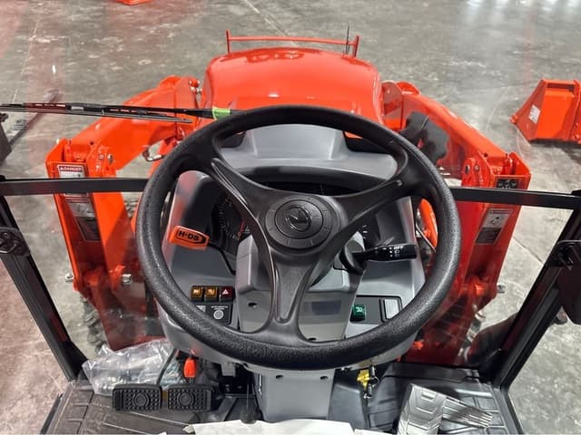 Image of Kubota L3560HSTC-LE equipment image 2