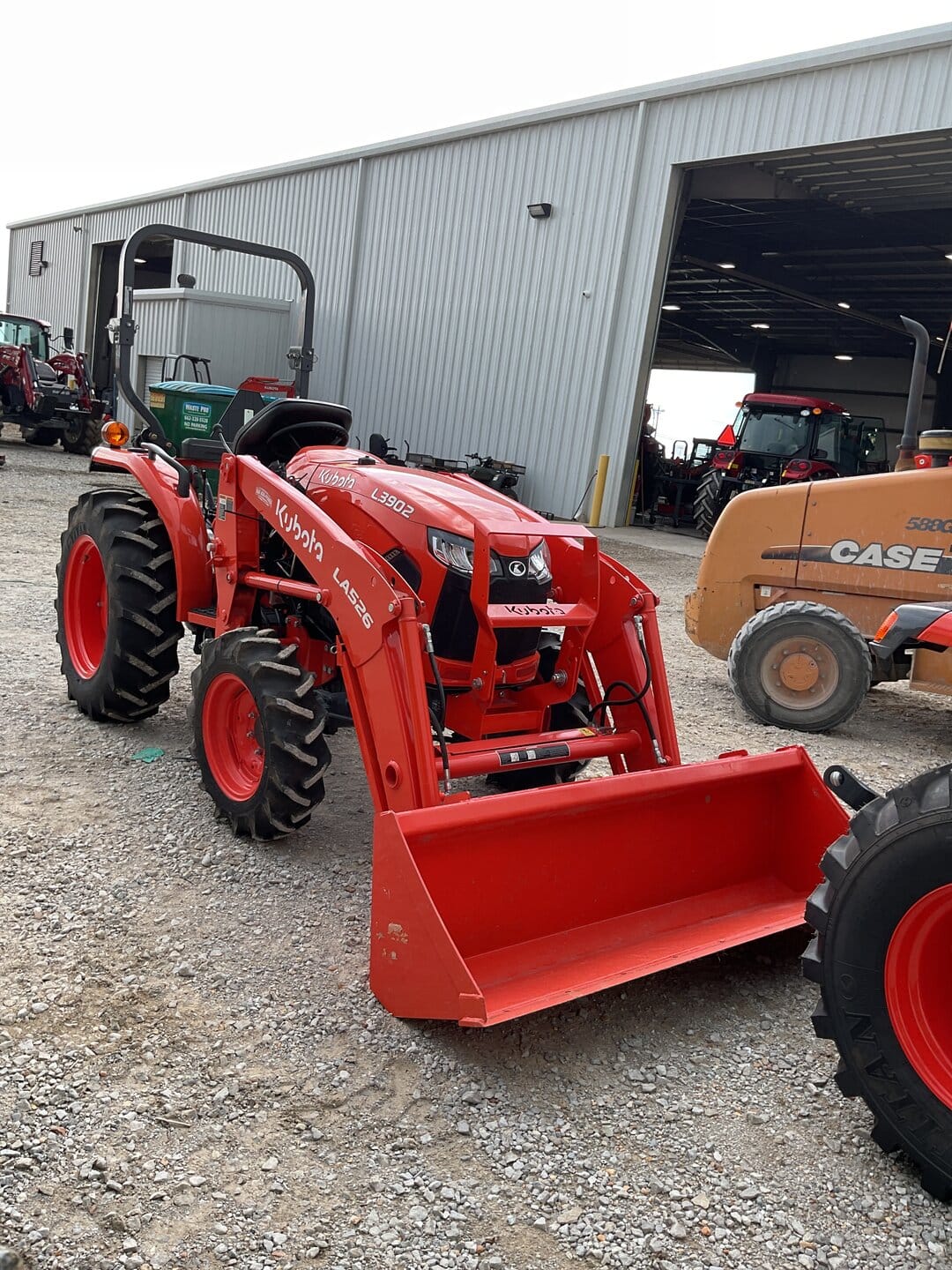 2025 Kubota L3902 Equipment Image0