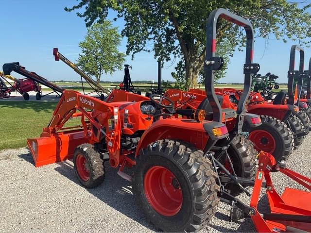 Image of Kubota L3902HST equipment image 1