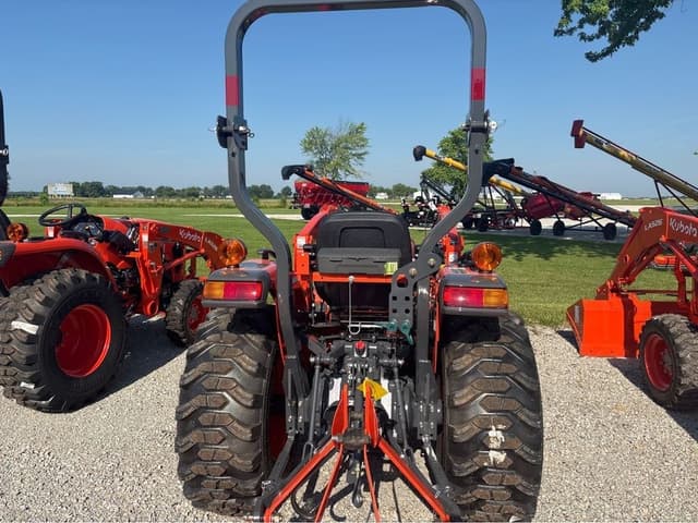 Image of Kubota L3902HST equipment image 2