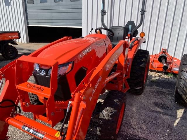Image of Kubota L3902HST equipment image 3