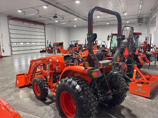 Image of Kubota L3902HST equipment image 2