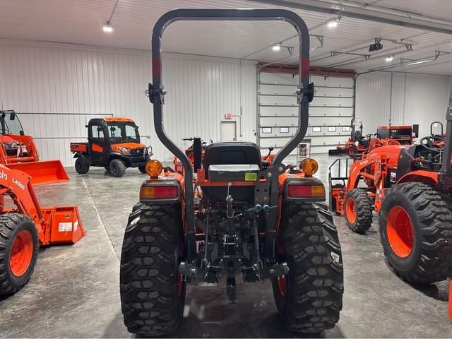 Image of Kubota L3902HST equipment image 3
