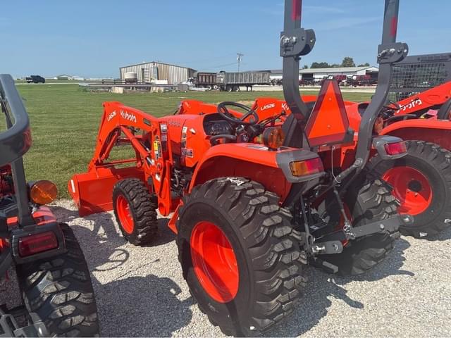 Image of Kubota L3902HST equipment image 3
