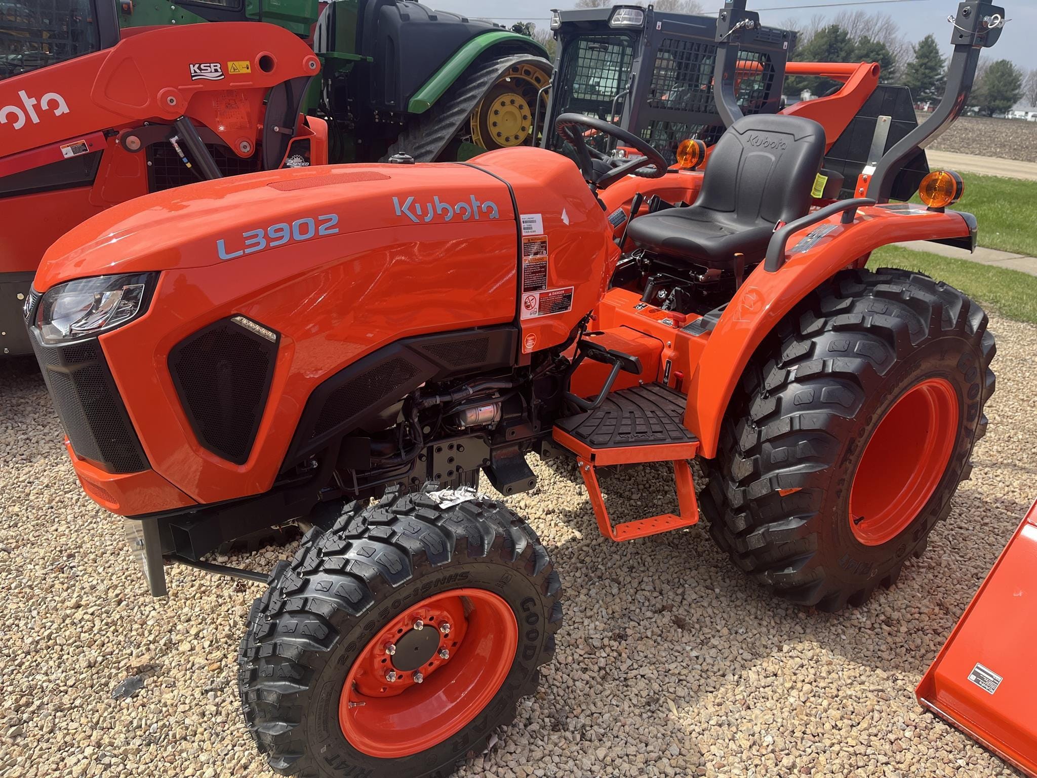 2025 Kubota L3902HST Equipment Image0